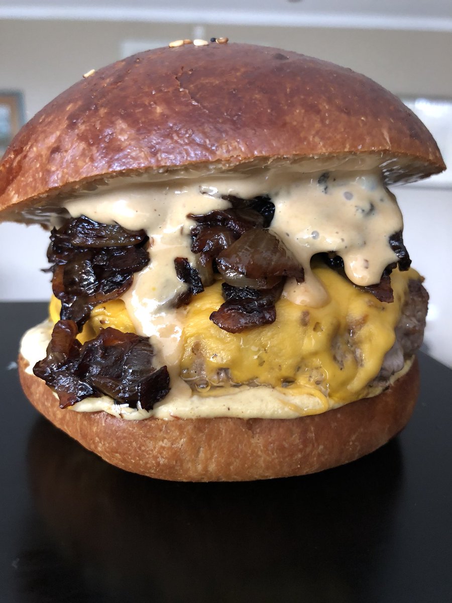 EjHenriques's tweet image. Estuvieron buenas hoy #BurgerLab