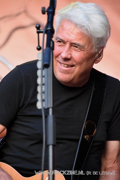 rockzinenl's tweet photo. Foto verslag van @4GoldenEarring op het #HartjeGinneken festival in #Breda, nu online op https://t.co/T53IpTrUB7: https://t.co/ODeVzjnua1 https://t.co/HPM5Wsok94