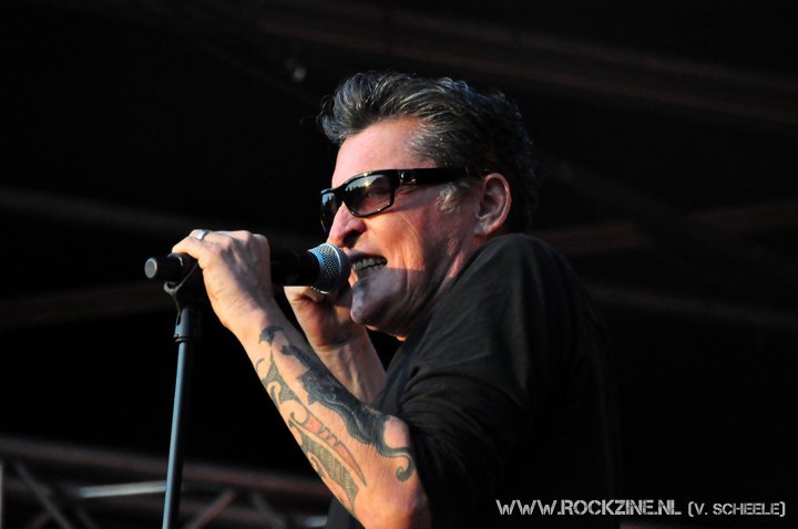 rockzinenl's tweet photo. Foto verslag van @4GoldenEarring op het #HartjeGinneken festival in #Breda, nu online op https://t.co/T53IpTrUB7: https://t.co/ODeVzjnua1 https://t.co/HPM5Wsok94