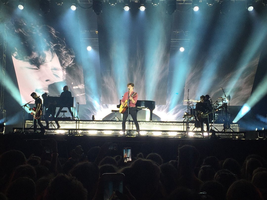 shawnbelieve's tweet photo. Fotos de Shawn durante su presentaciรณn en el Festival #Sundown2018 en Norwich, UK.
vรญa ๐ธ Eduardo Pereira. https://t.co/cK3NG78uul