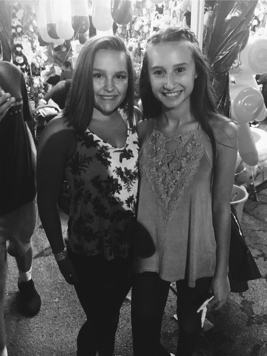 madisonmurrayy_'s tweet photo. happy birthday bby!! i hope you have the best day ever today bc u deserve it 💜💜 don’t party to hard and enjoy these nice little tbs:))💛💛 @Tiastef18 https://t.co/CugcscUe9E