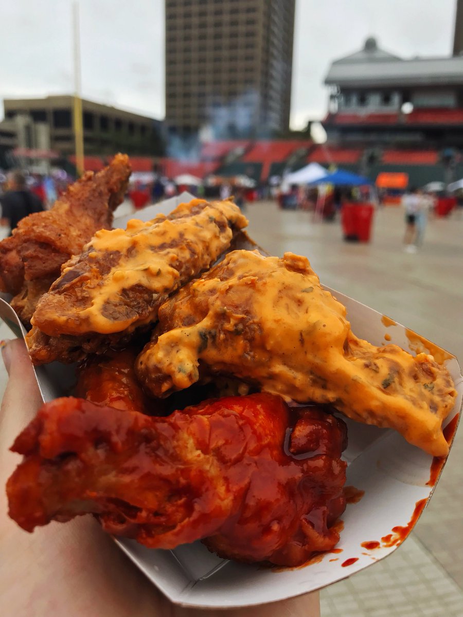 Wingfest's tweet photo. We’re going strong! #WingFest18 runs till 7pm at Coca-Cola Field.🍴🔥😎 Catch the @eatingcontest U.S. Chicken Wing Eating Championship presented by @quakersteak at 5:00 on the Main Stage! https://t.co/g0o4gG6yDn