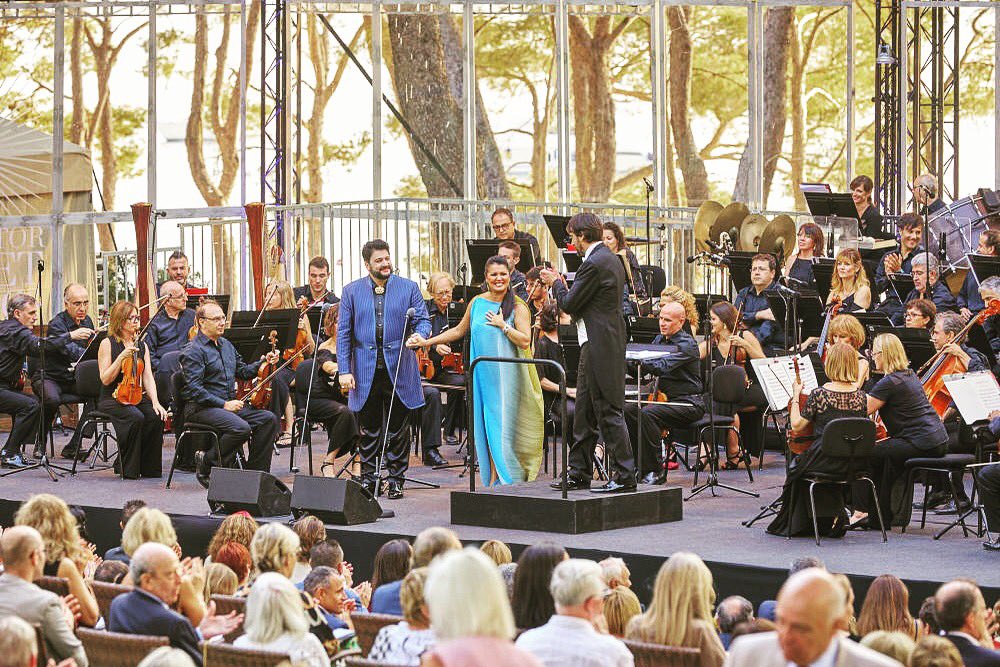 Bonito recuerdo del concierto de anoche con @AnnaNetrebko @eyvazov_yusif la @OrqSimfIB y el maestro #MichelangeloMazza en el #FormentorSunsetClassics