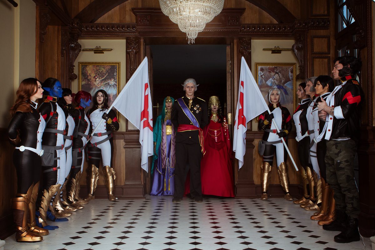 flo_rka's tweet image. TWITTER YOU JUST LOOK AT THIS
@parrot_paranoid @useatriangle
Photo by Makina
I'm literally crying. We did it, we make @BRIANMBENDIS #houseofm happens