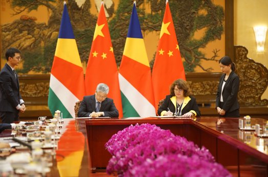 ronny_jumeau's tweet photo. #Seychelles and #China form a 'blue #partnership' for #marine #cooperation, #conservation and #management that will use the #ocean to address #climatechange and #sustainabledevelopment https://t.co/kcLsS2XNwH #oceans #blueeconomy #SDG14 #climateaction #SDGs #marineconservation https://t.co/vshY1qEFek