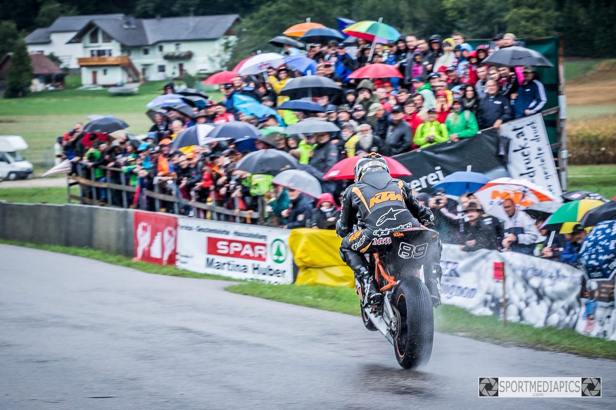 McWill99's tweet image. In Austria on my ex IDM spec RC8R, lifts in most gears, Bridgestone tyres #KTM #laprecord 👌🏻