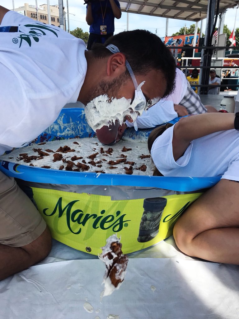 Wingfest's tweet photo. Fan favorite! 😜 Bobbing for wings in Marie’s Dressing blue cheese! #WingFest18 https://t.co/scPcxR6C2N