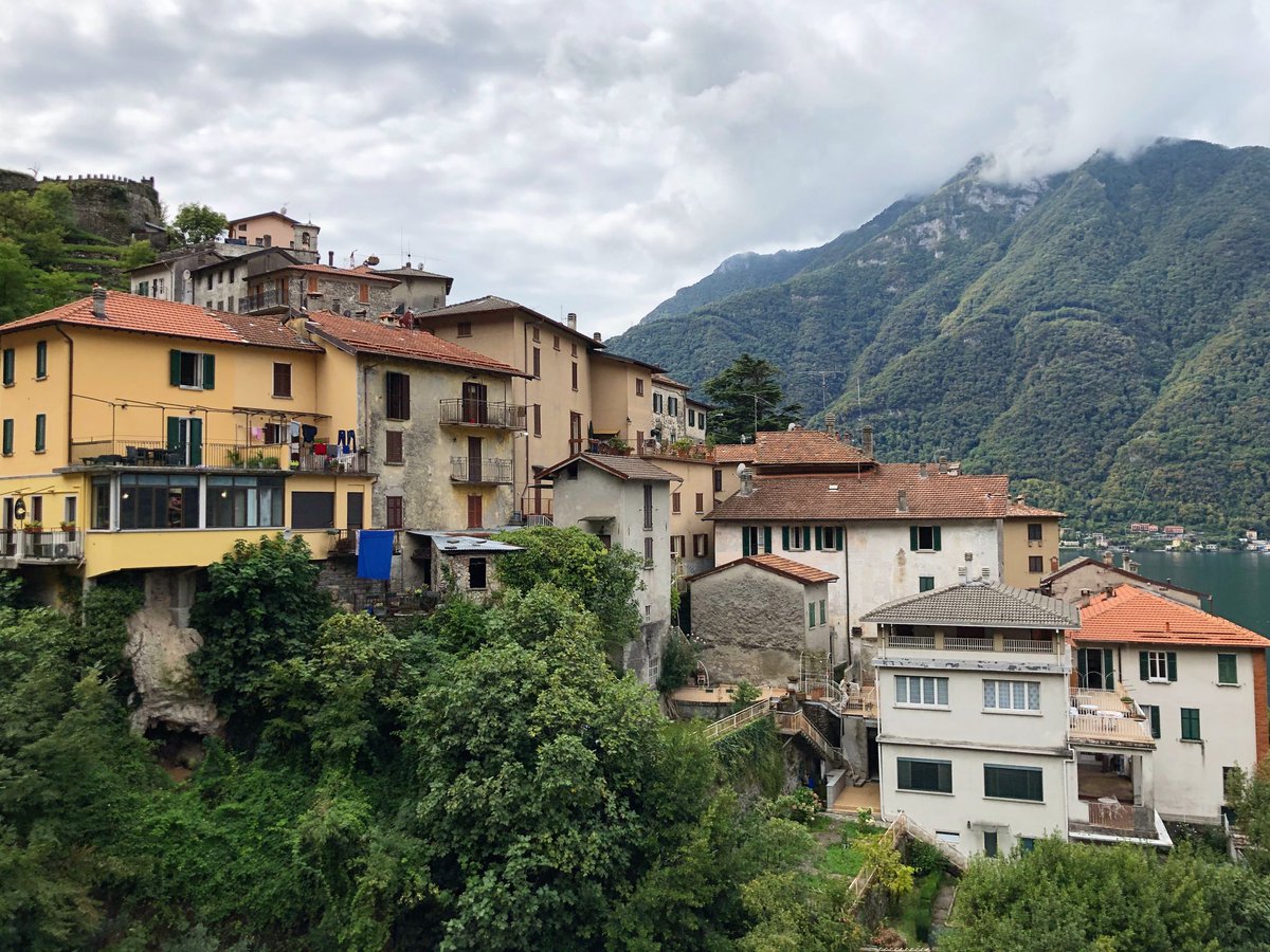 Tu chiamale se vuoi case vecchie

#nesso #lagodicomo #inlombardia
#summerinlombardia