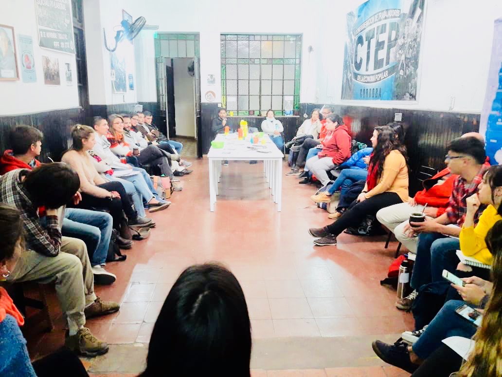 RedCaacs's tweet photo. ¡Ultimo encuentro Regional de la Escuela de Caacs en la Provincia de Córdoba! Agradecemos a todos/as los/as que participaron y esperamos haber aportado herramientas para seguir enriqueciendo los debates y fortaleciendo la red de caacs  #EncuentrosRegionales #EscuelaCaac #RedCaacs https://t.co/zS70g7RysW