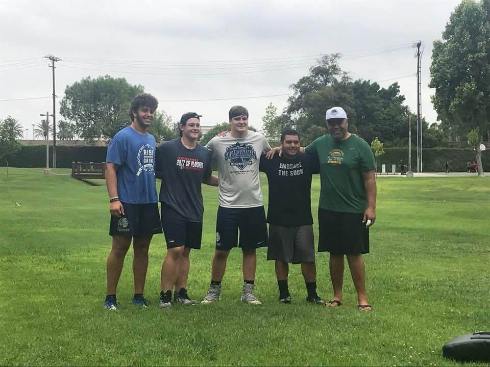 sapoluMITT's tweet photo. MITT OL from @TesoroFootball and West Torrance HS getting extra private training this weekend for their upcoming games this week. Fun fact: Tesoro plays West Torrance this Friday. Proud of these boys. #MITTbrotherhood https://t.co/b5kJBhmJgh