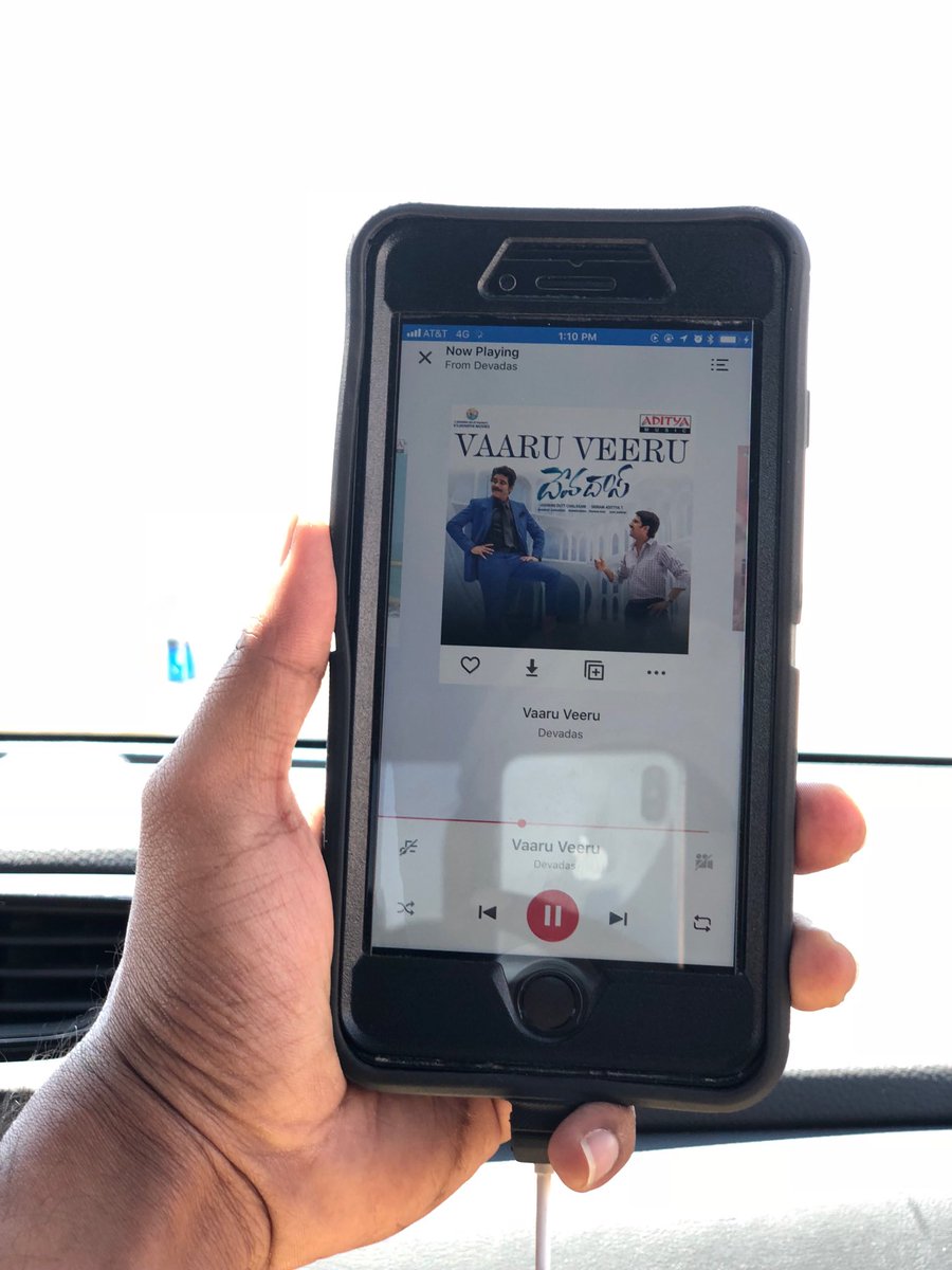 kingchiru15's tweet photo. #VaaruVeeru on a loop while enroute to a road trip ! #Devadas #Devadasfirstsingle #DevaDasOnSept27th @iamnagarjuna @NameisNani @aakanksha_s30 @iamRashmika @SriramAdittya @VyjayanthiFilms @SwapnaDuttCh https://t.co/gN6Z7RsAtA
