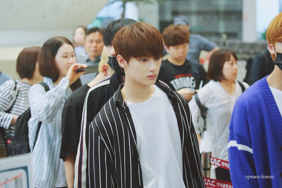 180903

#준 #문준휘 #文俊辉 #JUN #세븐틴 #SEVENTEEN