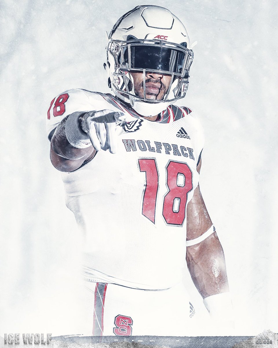 PackFootball's tweet photo. A closer look at #IceWolf ❄️

#ThreeStripeLife #1Pack1Goal 

🐺🐺🏈 https://t.co/KCkleLOwCd