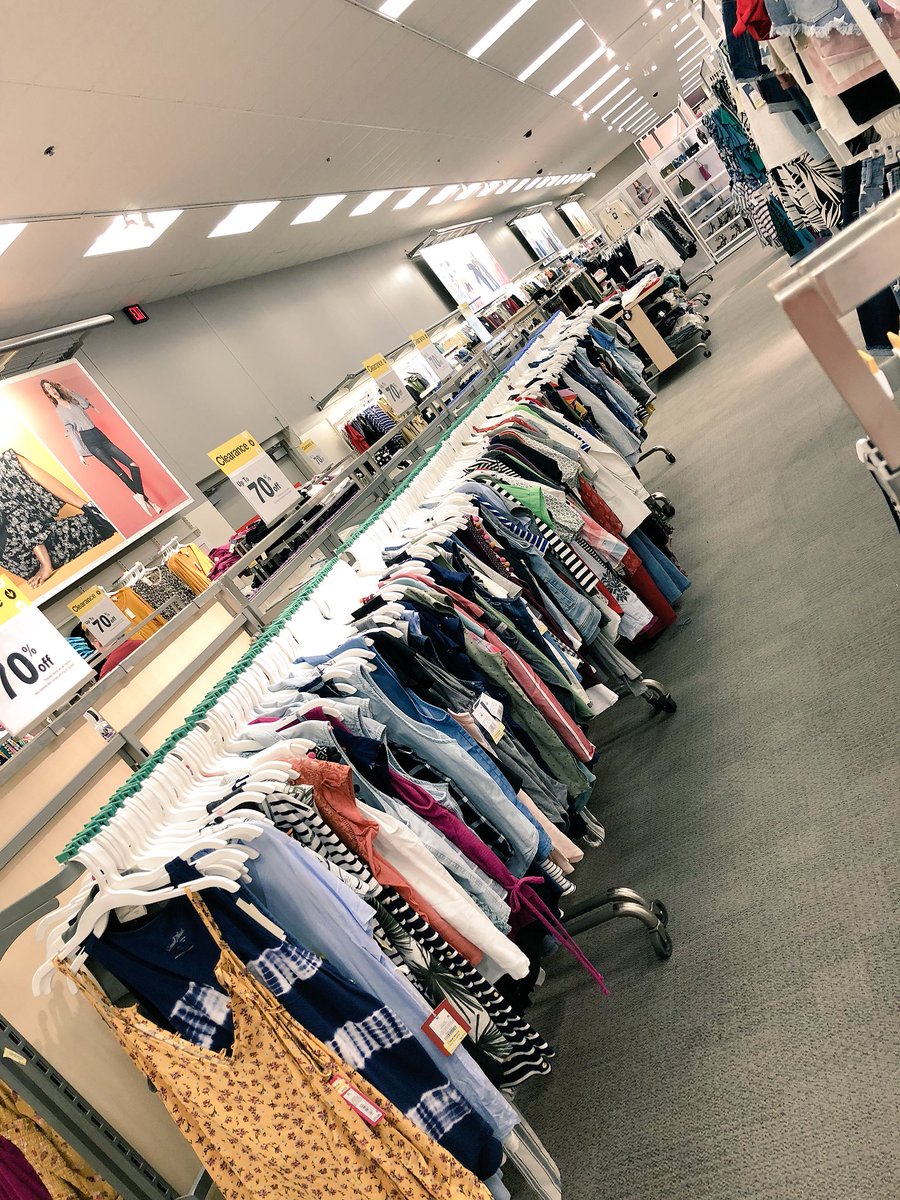 jenna_VML's tweet photo. Zoned by style and size...T1280 is making shopping clearance easy. #20%CARTWHEEL #drivingsales @awibbs09 @JulieEnglar @JMattingly_88 @alyssalevin1234 https://t.co/yUBuCfgdX8