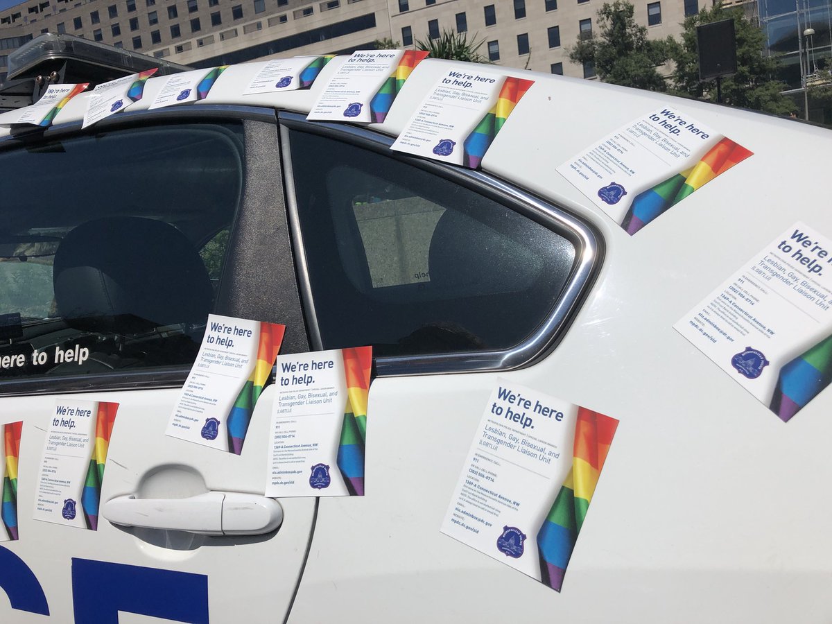 EvaCMurray's tweet image. As we wandered around D.C. today we came across the #SyriaFest. A fantastic celebration of culture but also used as an opportunity to educate. 

I was very impressed with the @DCPoliceDept &amp;amp; learning about the specialised units they have to listen to &amp;amp; help minorities 😊