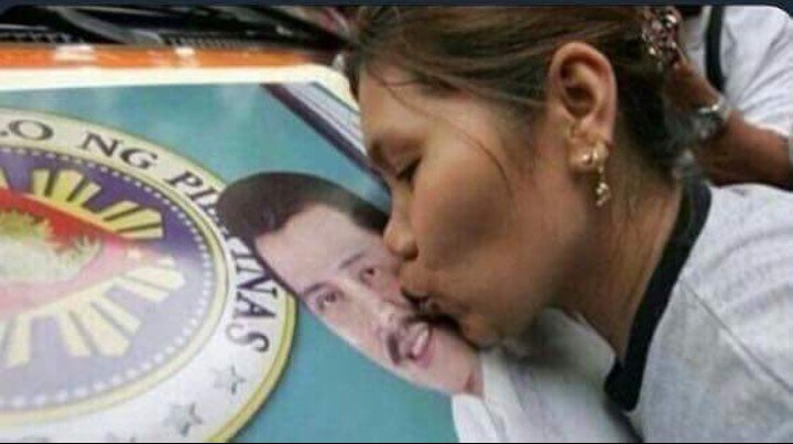 byrosechico's tweet photo. RT this lucky picture of erap for faster suspension in manila

#WalangPasok https://t.co/fsrK7wPwDU