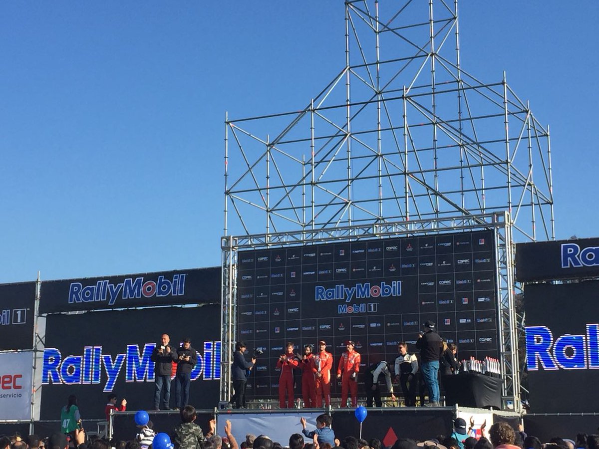 Se termina la #acción y comienza la #premiacion en el <a href="/rallymobilchile/">RallyMobil</a> Pronto tendremos la información de los equipos y fotos en presslatam.com
