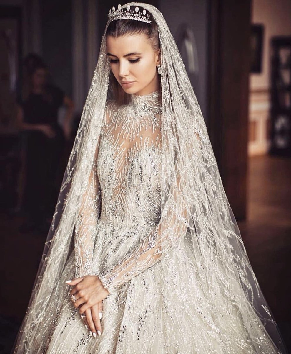 Timeless perfection #lebaneseweddings #zuhairmurad