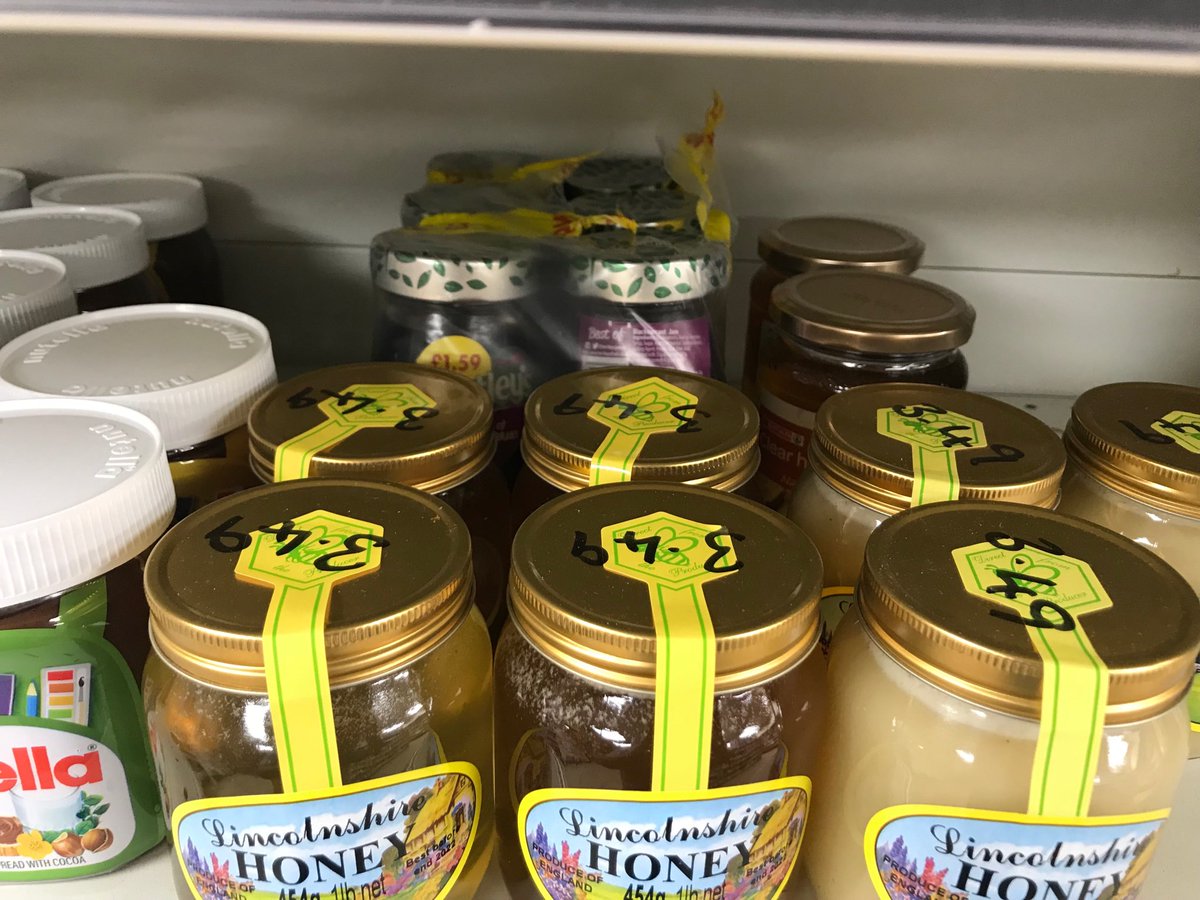 ArtisanHoneyCo's tweet image. £3.49 on the shelf - these prices are not supporting quality products #undervaluing   #qualityprofucts