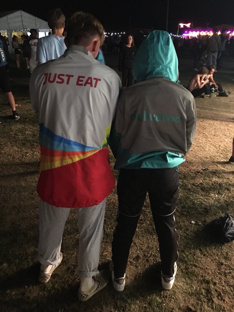 harryrutter's tweet photo. I thought I was pretty up to date with the fashion world but clearly Iโve missed the fast-food delivery trend... #Sundown2018 @JustEatUK @Deliveroo https://t.co/HlONFpSzhX