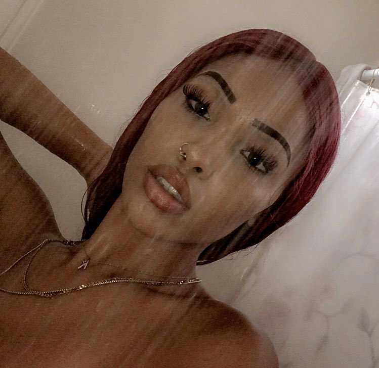 brincessbee's tweet photo. bring a wet sign cause you know it get slippery 💦 https://t.co/C4KkUWHfUs