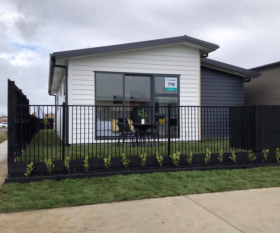 LabourMaoriNZ's tweet image. On track for 1,000 in a year, our first 18 warm #KiwiBuild homes are ready for sale! Fulfilling the dream of #homeownership for #whānau just in time for Christmas. SHOWHOME: Sat, Sep 8. SOLD: Via ballot from Sep 10. INFO: kiwibuild.govt.nz