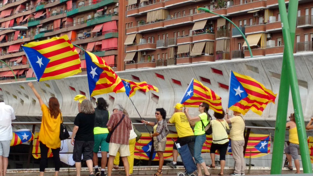 BCNxlaIND's tweet photo. Al Barcelonès també omplim #PontsPerLaLlibertat ✊
#FemLaRepúblicaCatalana🚩 https://t.co/CQodNN8bzJ