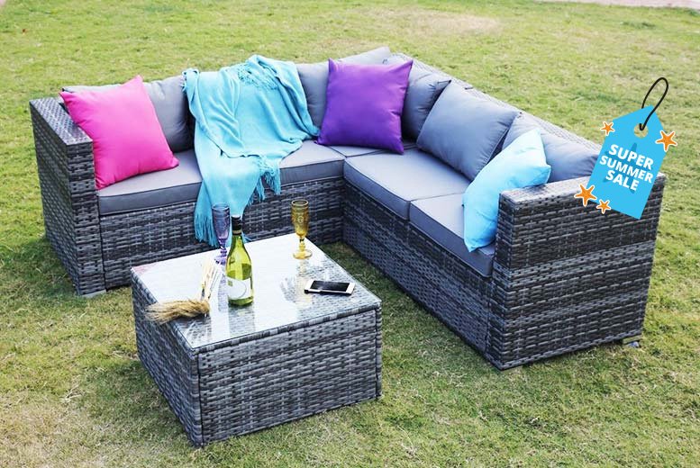 Ewkyap's tweet photo. Iiioiihttps://www.wowcher.co.uk/dealnbbbnnn ñn/national-deal/8337203/5-seat-rattan-corner-sofa-set-299? uappShare=TwitterAndroid&amp;ito=wowcher_social_SCM00004_share_833720 https://t.co/EIePRnXz0V