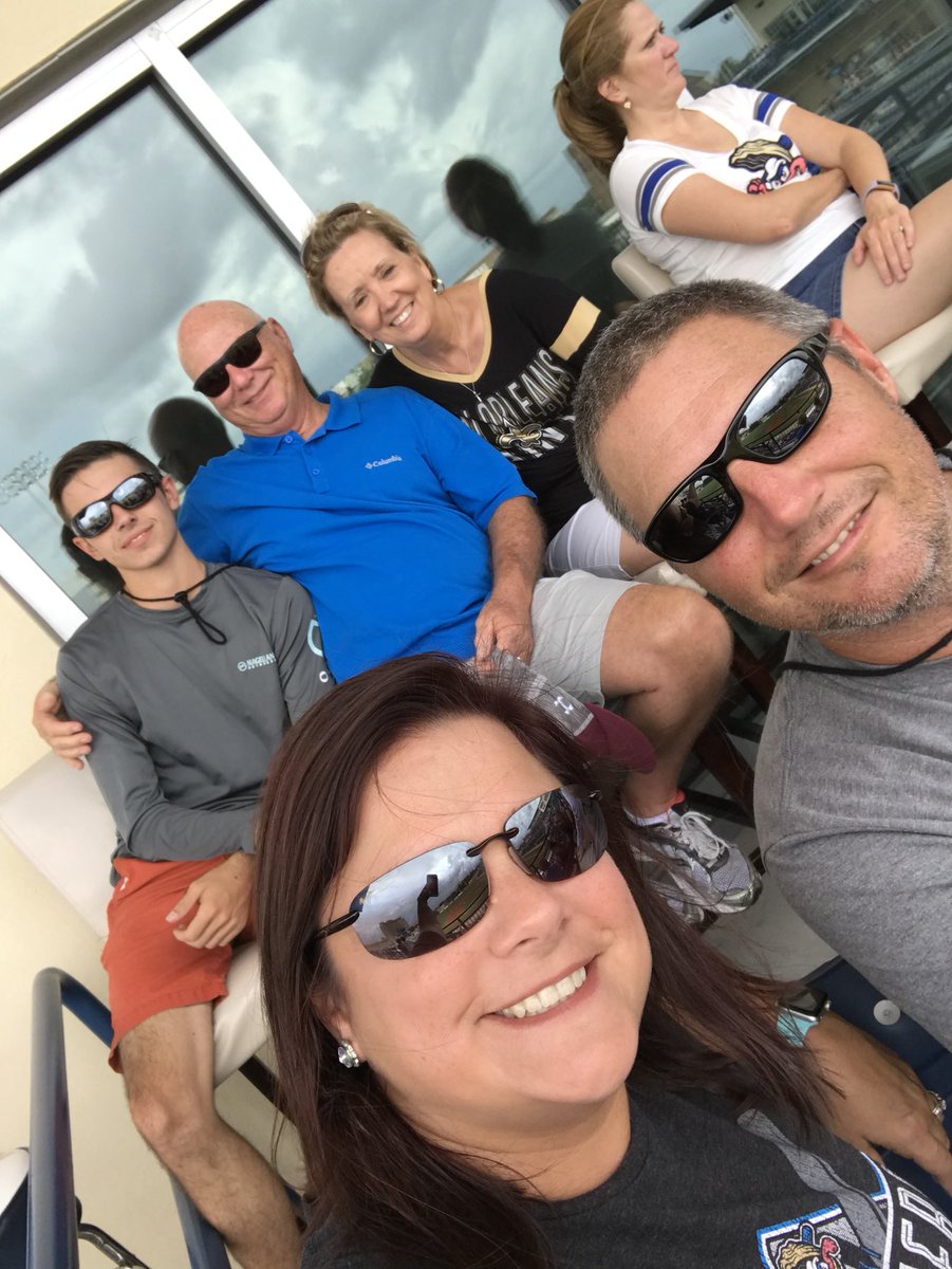 Family time at the shuckers game #shellfie