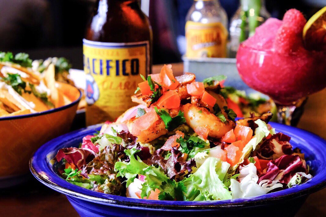 jb_shoots's tweet photo. @theparlourGLA oh my! This #prawn salad looks so good! https://t.co/Eo8DaTKMfH