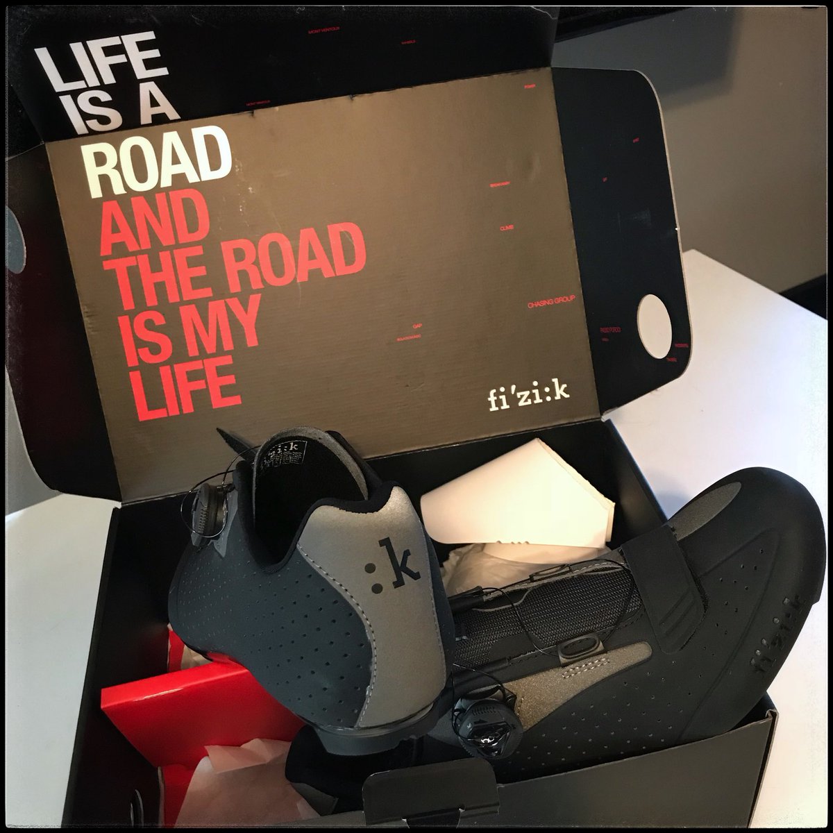 Unexpected shoe purchase today. Going to be giving the @fizikofficial #cyclingshoes a try. In trying them on the foot felt nice and cozy with just a hint of heel movement, hopefully that won’t be a problem. Tomorrow on the bike will be the test. #cycling #bicycling #fizikshoes