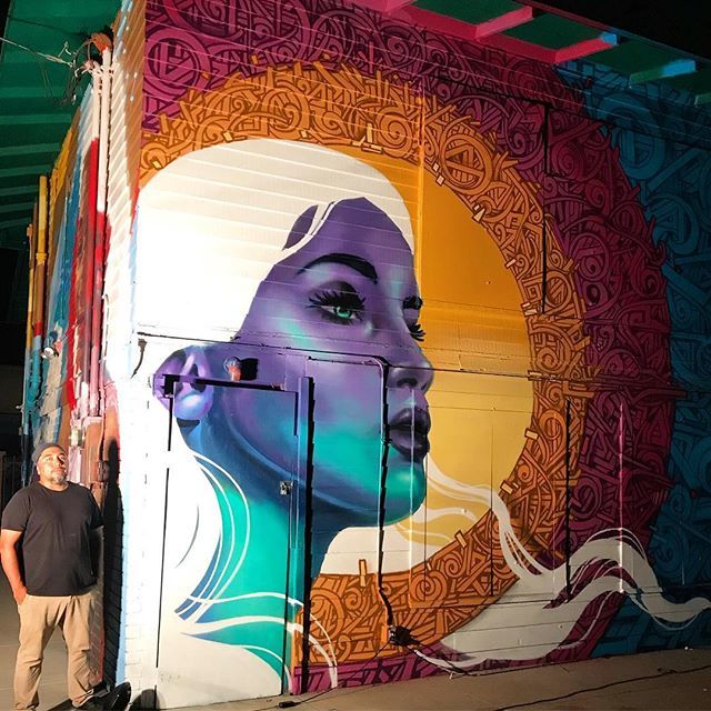 ArtMags's tweet photo. We are in downtown Phoenix watching our good friend @breeze1phx put up a new mural project for #truenorthstudio #AmericanArtCollector https://t.co/w0942cZrvI https://t.co/lVtv5rWGtQ