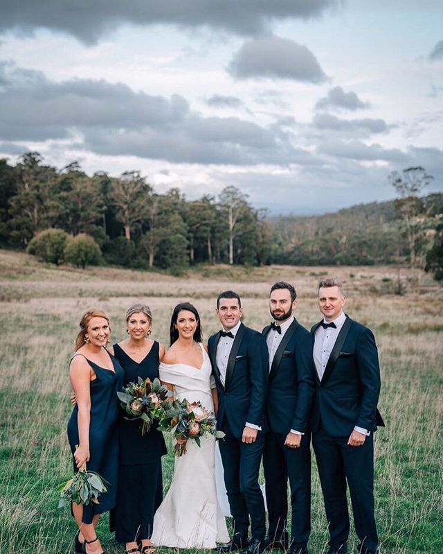 We couldn’t resist sharing a few gorgeous shots of Gemma & Alex’s magical wedding day ✨💍🥂
📷 @clint_and_bethanie ✨
.
.
.
#tasmanianwedding #newweddingvenue #brideandgroom #notyouraverageshed #weddingbubbles #winerywedding #destinationwedding #love… ift.tt/2CcKKw6
