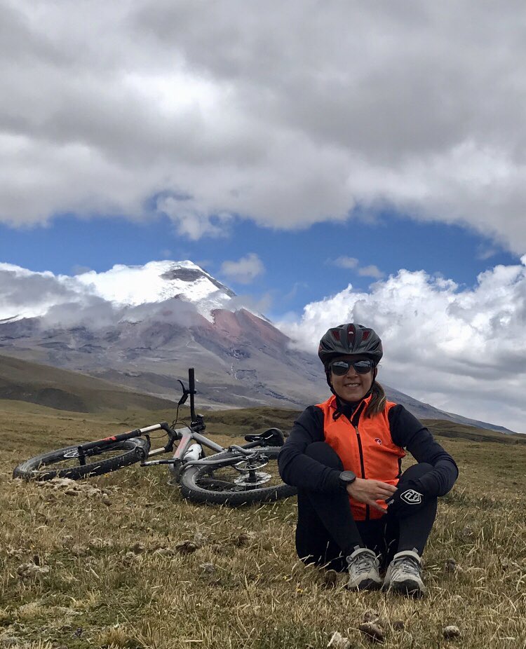anamadonosob's tweet photo. Visitando al coloso!
.
.
.
#cotopaxi #allyouneedisecuador #mtb #enduro #salsacycles #cikla #met https://t.co/TFdjtvVTZO