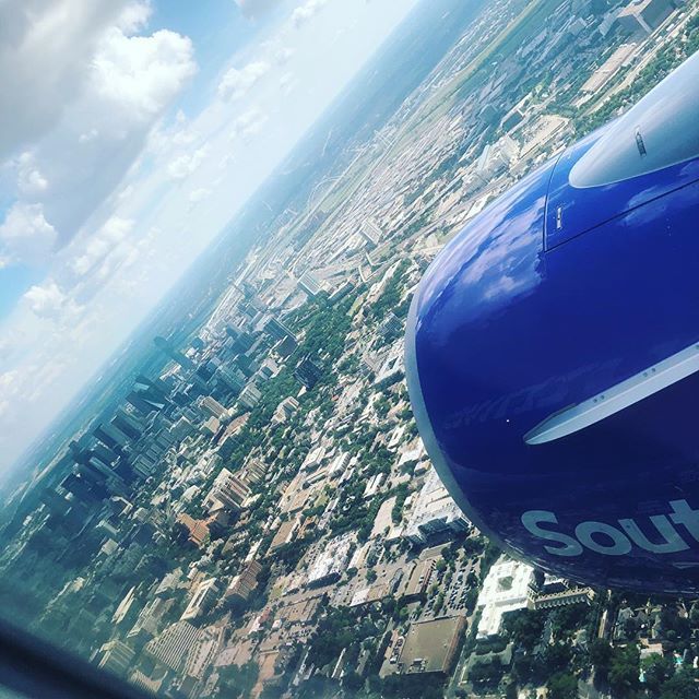 JeromyABailey's tweet photo. I miss this skyline!
•
•
•
#dallas #flying #airplane #✈️ #travel #floatinginair #swa #swapics https://t.co/y2FraQf9DN https://t.co/NRJu91rCoY