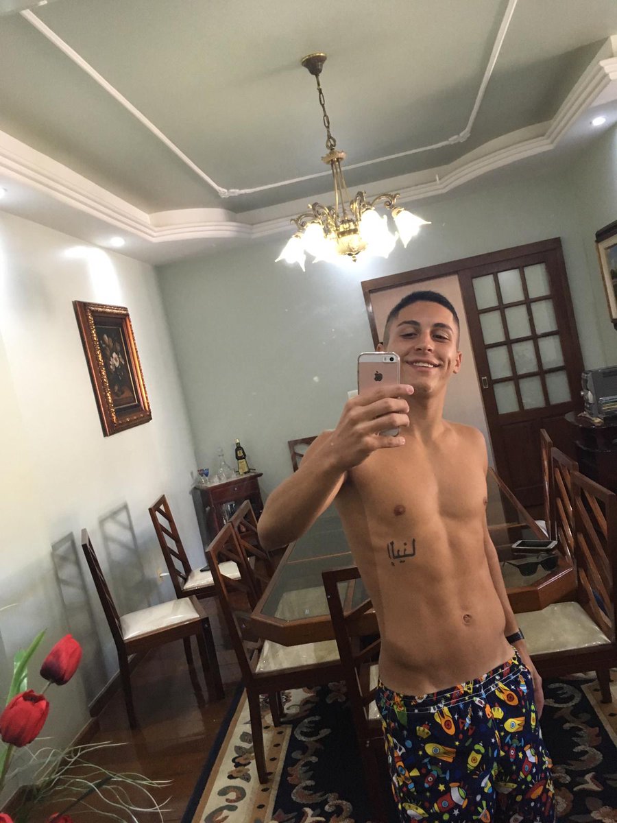 GuiBarretto26's tweet photo. Eii amor a base tá lazer 🙆����‍♂️ https://t.co/8FF1kiHcyU