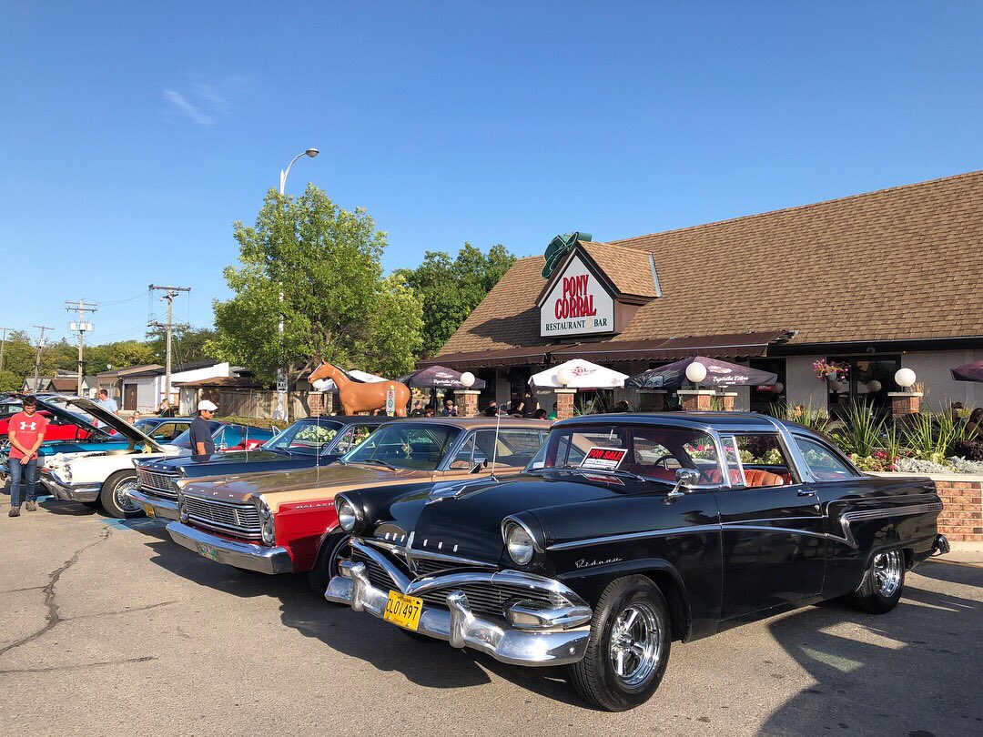 PonyCorral's tweet photo. Sunday Night Cruise hosts Fab 50's Ford Club of MB at #ponycorralgrant 🏁#fordclub #winnipeg #mbcars #carlovers #carshow #sundaynightcruise #classiccars #wpgcars #gowpggo #tourismwinnipeg #wearewinnipeg #fab50 #ford #coorslight #cocacola https://t.co/80GlyZCglH
