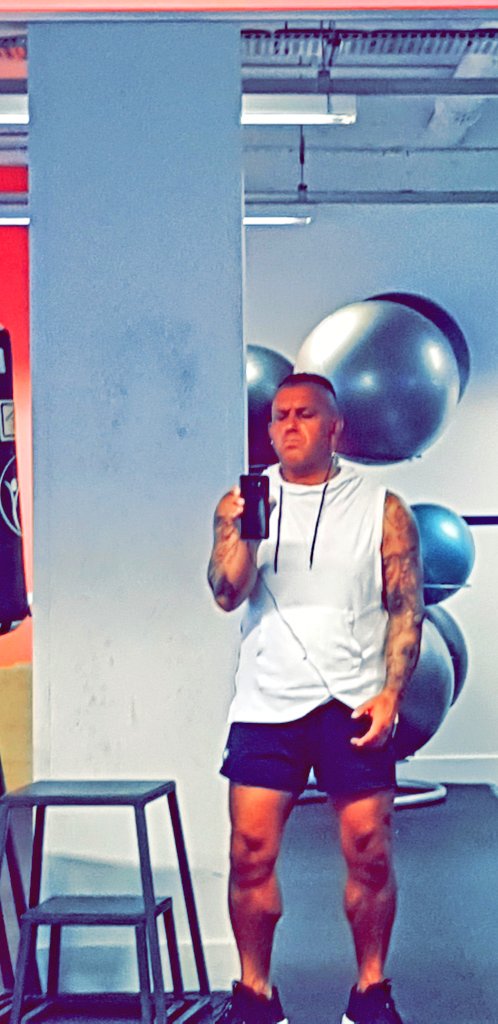 just_J_a_y's tweet photo. Got my candyass back down the gym...no more #fatboy gonna get back to my best #50 is just a number And I will get to my goal for Easter #projectjay
Upping the fuckin tempo to #achieve https://t.co/PI4s6Fit64