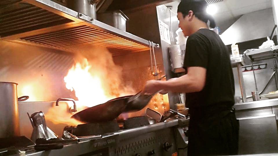 JaDs2306's tweet photo. Fire....
#burn #wok #noodles #udon https://t.co/P8VeQcnCRz