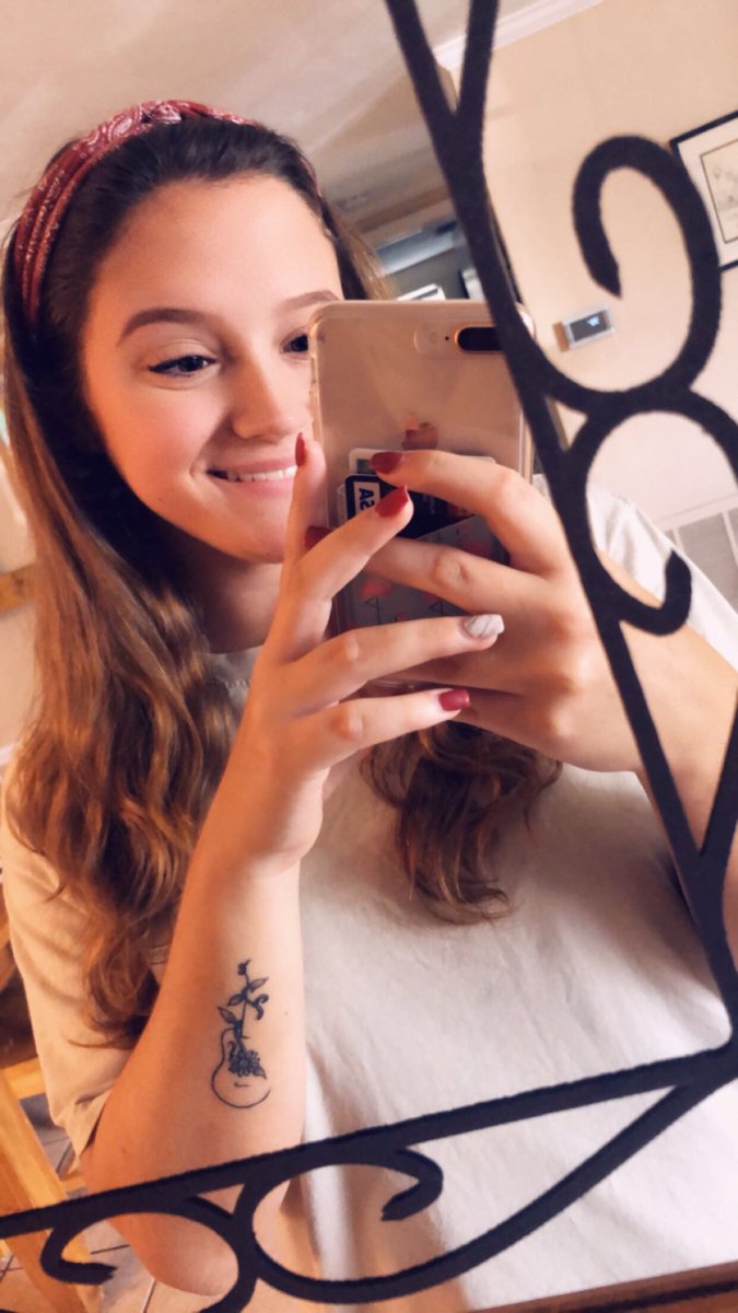 rachelmickeyy's tweet photo. i never post on here https://t.co/msFCTV4gjx