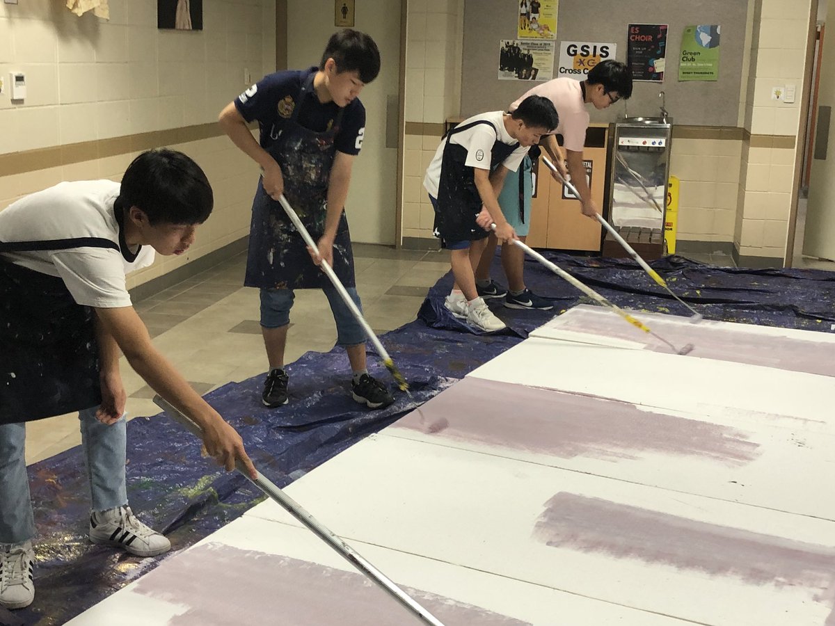 RisaKim29's tweet image. #ShrektheMusical #Setpainting in#MYPart has begun #studentdesigned #SetDesign @GSISKorea #KnightsRoK