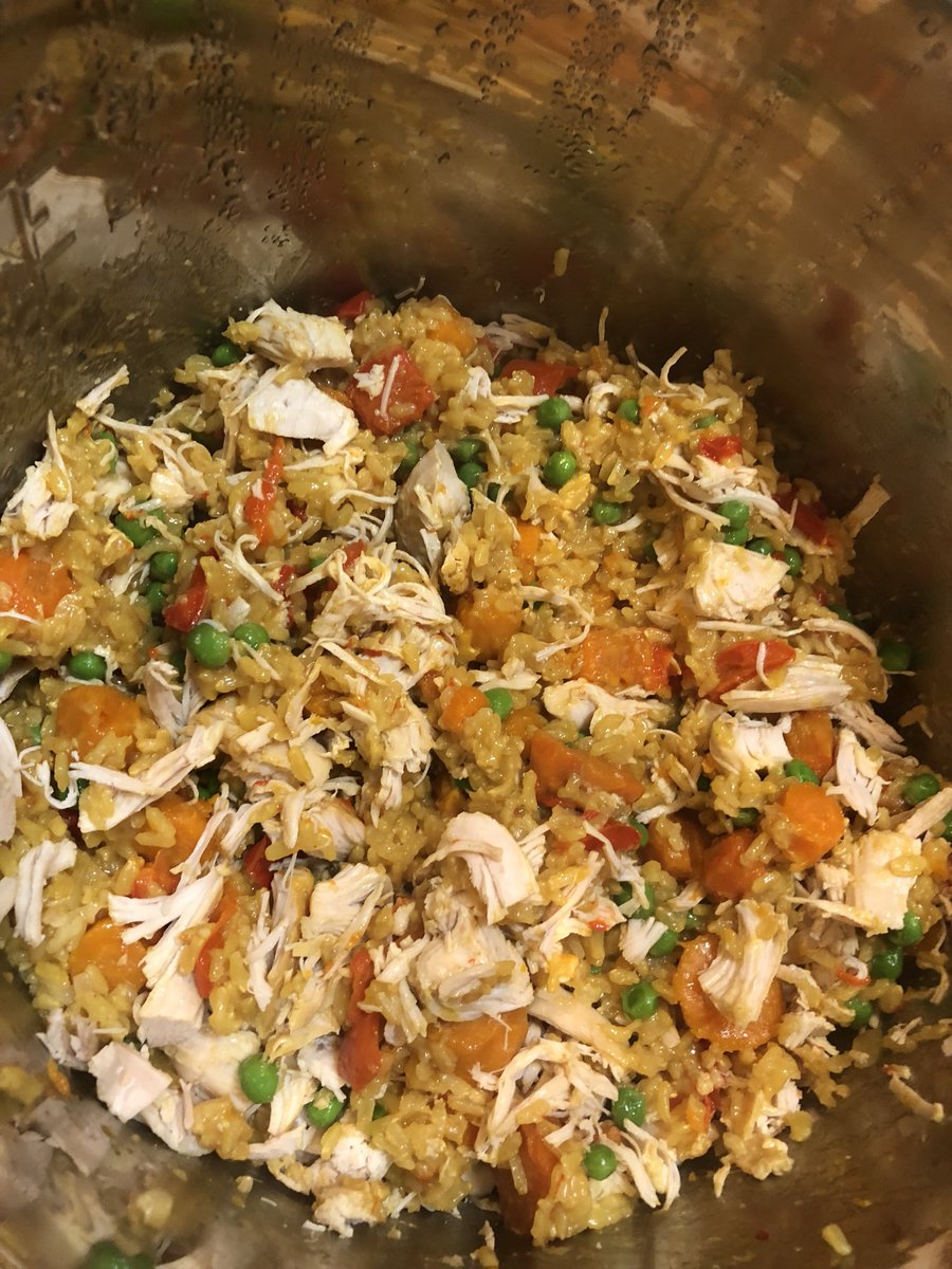 eatbycolor's tweet photo. Instapot means insta fast meal! Golden chicken and rice. #fitmom #fitover40 #eatbycolor #gardentotable #instafood #instapot #instapotrecipes #fitfood #fitfam https://t.co/9tXOKwkQqI