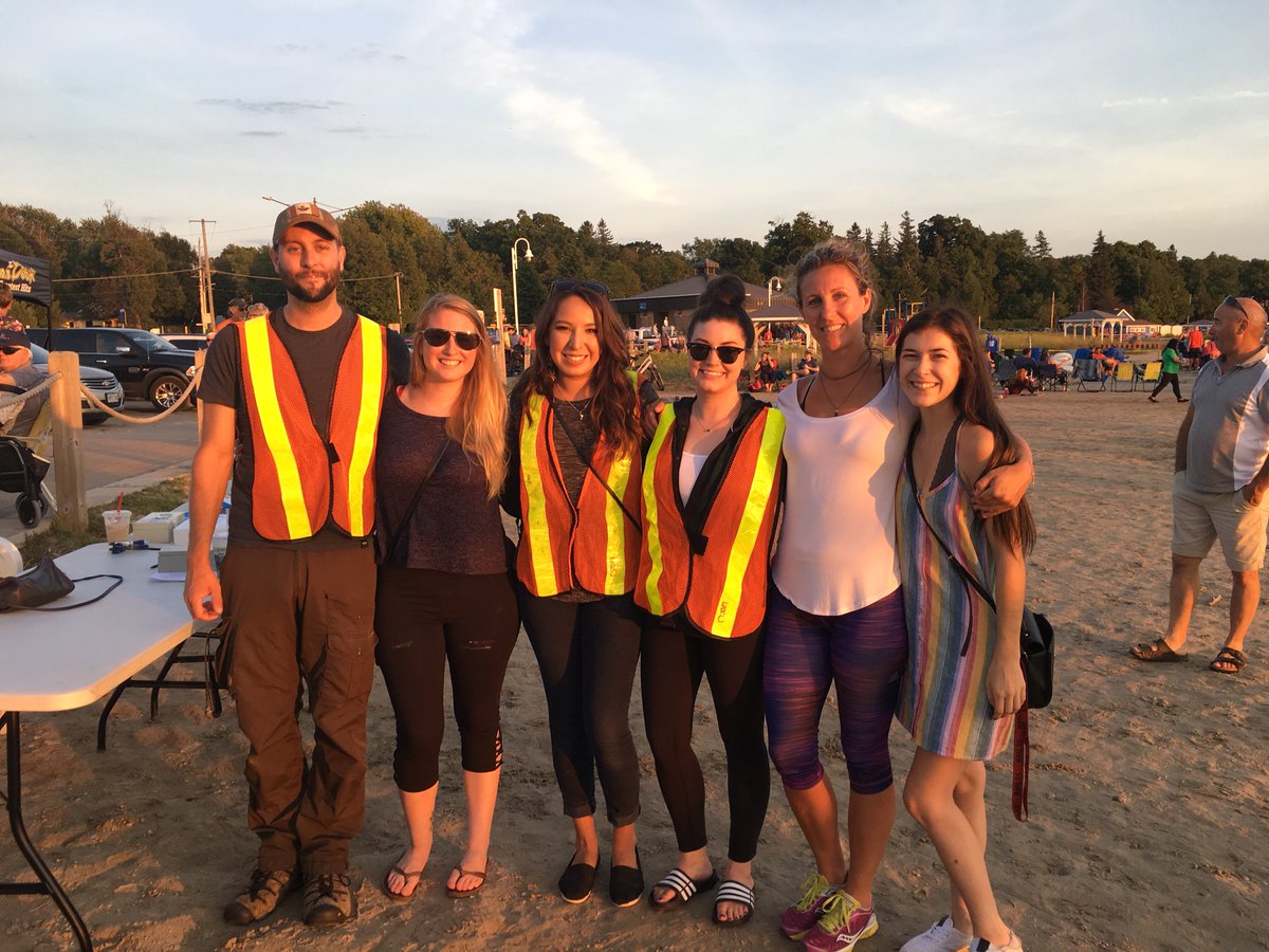 PromationN's tweet image. Getting ready for the Labor Day Celebrations here at Port Elgin Main Beach 🏖 @SaugeenChamber #saugeenshores #promationnuclear #LaborDayWeekend