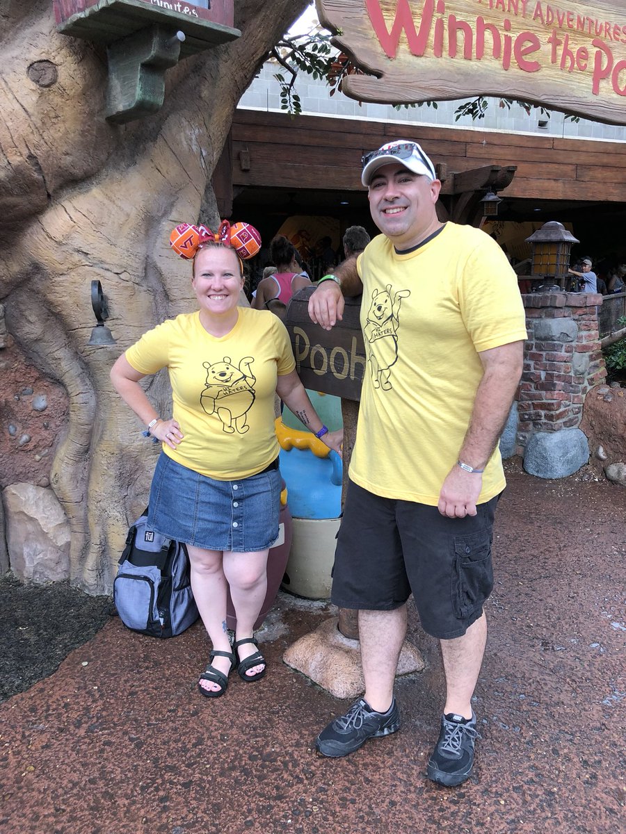 TLG0628's tweet photo. Magic Kingdom goofin with @hokiebeccaCFS @UncleChaps @hihatersshow #WaveAtEm https://t.co/EOZLBCs3K9