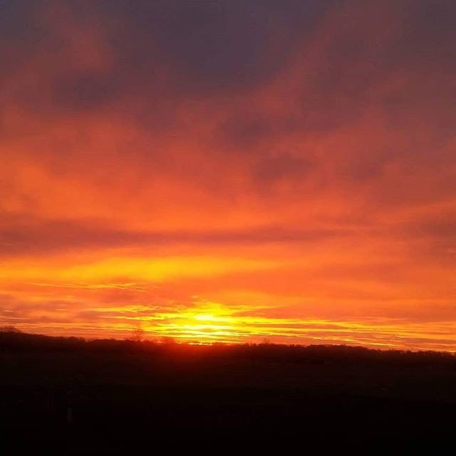 ramblingj17's tweet photo. Reposting @fabz888: - via @Crowdfire
#Sunset #Sunsets #Sunset_madness #Sunsetlovers #Sunsetporn #Sunsetniper #Sunset_pics #Sunset_hub #Sunsethunter #Sunsets_captures #Vsco
#Socialdraft #Vscocam #Photooftheday #Nature #Photograph #Photographier #Instasunset #Instasunsets https://t.co/8Pqlv69Bf6