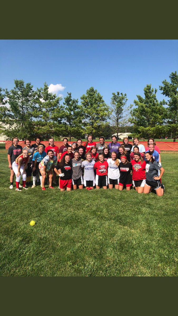 katiekottlowsk2's tweet photo. Love the girls! Great start to High School softball!! #newpalestinesoftball #4inthenation @CoachEdMarcum https://t.co/zmVavFSmMA