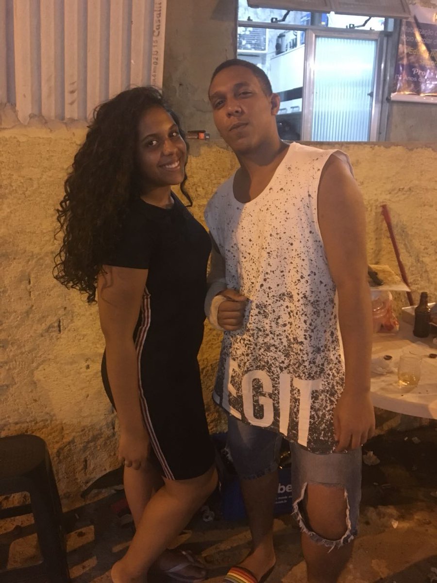lcsucesso4's tweet photo. Parabéns meu amor minha vida. Quero que Deus te abençoe muito nessa sua caminhada. Te desejo tudo de bom paz, saúde, juízo e dinheiro. Te amo sua chata irritante  parabéns e muitos anos de vida te amo ❤😍 @Morena67_souza https://t.co/x3RDEbSPVc