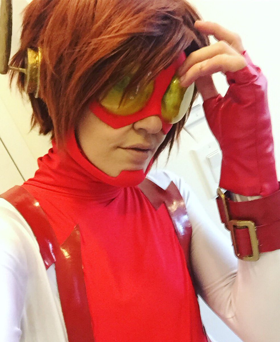 Not the best selfies but this outfit is really hard to see in lol! Impulse was an fun experience for a first run! Can't wait to get proper photos! Worth it to meet <a href="/Williamson_Josh/">Joshua Williamson</a> <a href="/humberto_ramos/">humberto ramos</a> and Tom Grummett on the same weekend I got it finished!
#impulse #dccomics