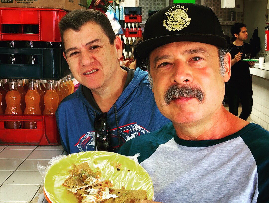 Comiendo quesadillas c quesooo en Coyoacán <a href="/benjaminvalenz1/">benjamin valenzuela</a>
