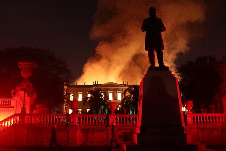 PolitikaCritika's tweet image. #ULTIMAHORA Sigue en estos momentos el INCENDIO en el MUSEO NACIONAL de Rio, una de las galerías referencia en toda Sudamérica. (📷reuters)
#FireBrazil #Brasil #Brazil